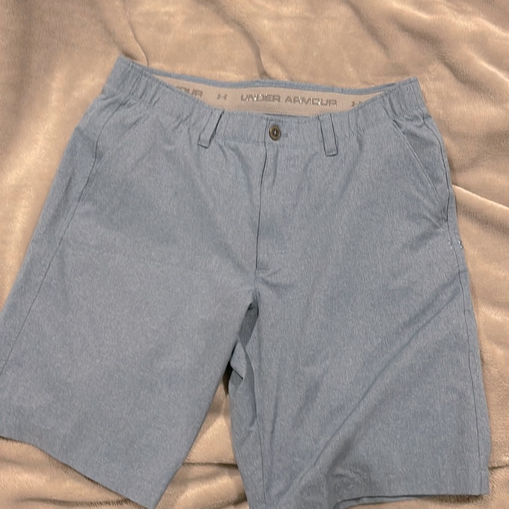 Under armour size 36 shorts. Like new.
